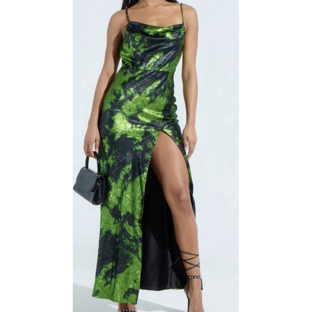 The AKIRA Label Lennon Printed Metallic Maxi Dress NWOT 2X Homecoming